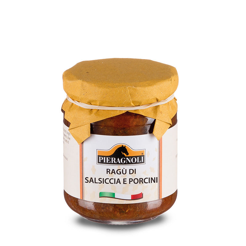 ragu salsiccia e porcini pieragnoli Confezionato in barattolo di vetro con tappo in metallo chiuso ermeticamente. Dopo l’apertura conservare in frigo e consumare entro 6 giorni. Pomodoro, salsiccia 25% (carne di suino 95,7%, sale, vino, pepe, aglio, miscela di spezie), funghi porcini 15% (Boletus Edulis e relativo gruppo), olio extravergine di oliva, vino, aglio, sale.