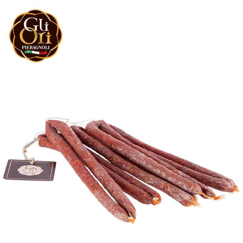 salamella piccante pieragnoli Piccante, dal caratteristico colore del peproncino, per un pizzico di brio sulla tavola. Carne di suino, sale, olio di semi di girasole, latte scremato in polvere, peperoncino in polvere, destrosio, saccarosio, aglio, aromi, aromi naturali, aromatizzanti di affumicatura, antiossidante: E300, conservanti: E250, E252.