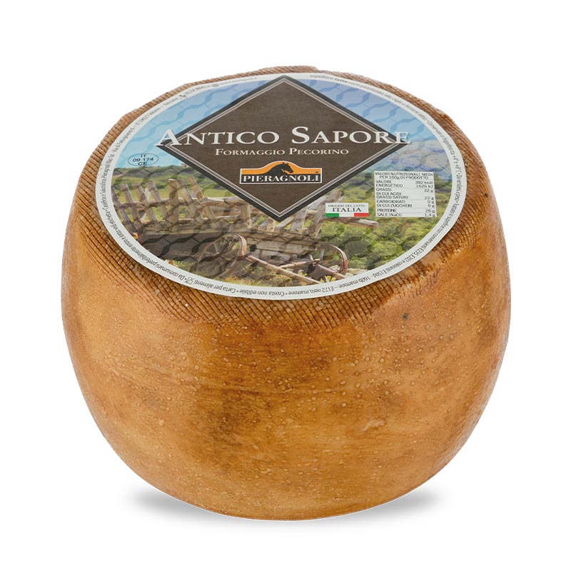 antico sapore pieragnoli Formaggio pecorino a forma cilindrica liscia e leggermente bombata, pasta compatta e friabile, stagionato. Latte di pecora pastorizzato, caglio, sale, fermenti lattici.Trattato in superficie con conservanti: E200, E202, E235; coloranti: E172 nero, marrone. Crosta non edibile.